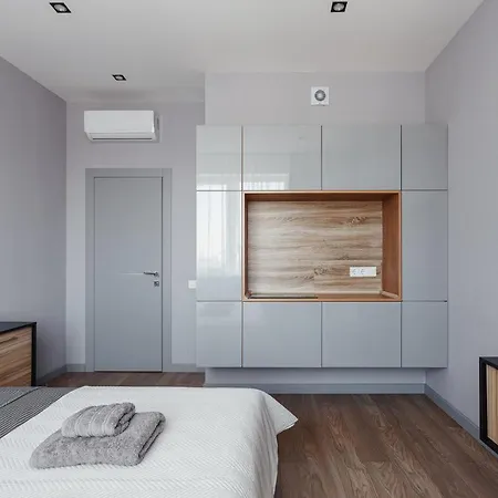 Grey In Arcadia 18 Floor *